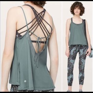 Size 6 Flowy green tank